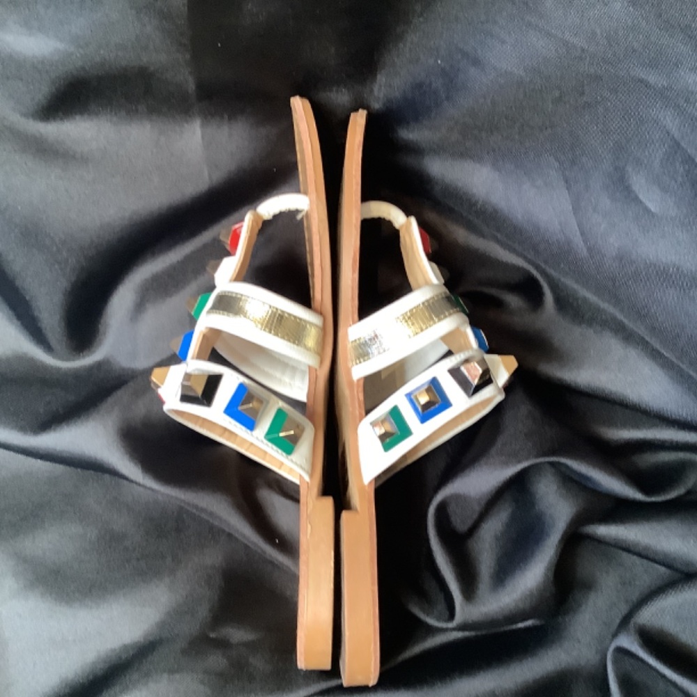 EUC Catherine Malandrino‎ pyramis gold white stud sandals flats sz. 6.5 - Picture 5 of 10